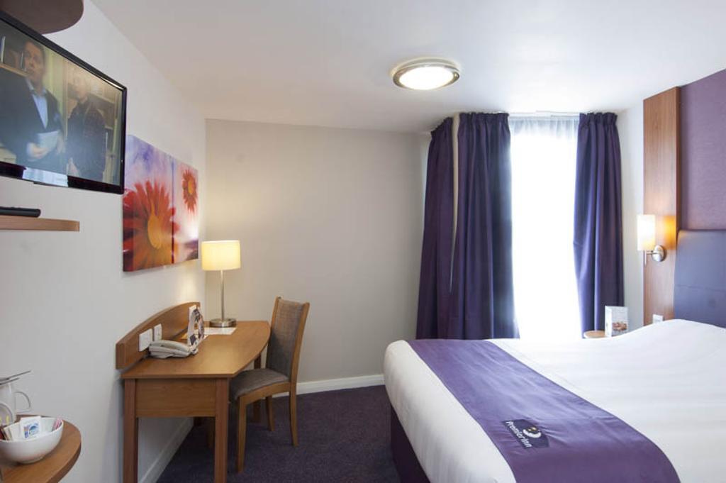 Premier Inn Newcastle - Gosforth/Крамлінґтон Номер фото