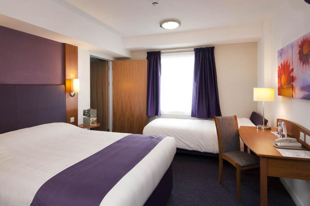 Premier Inn Newcastle - Gosforth/Крамлінґтон Номер фото