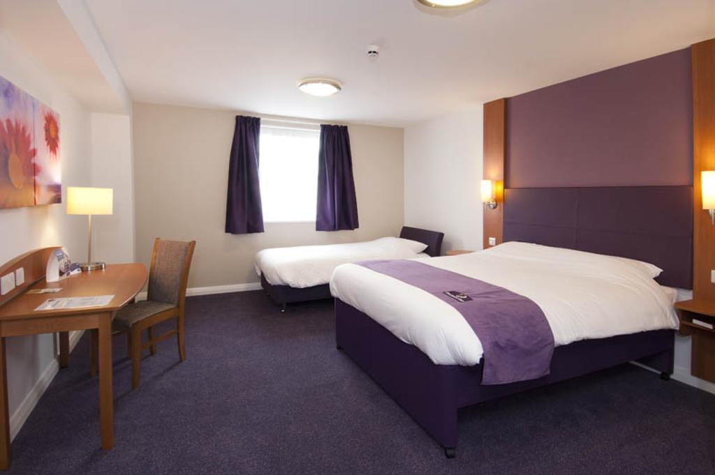 Premier Inn Newcastle - Gosforth/Крамлінґтон Номер фото